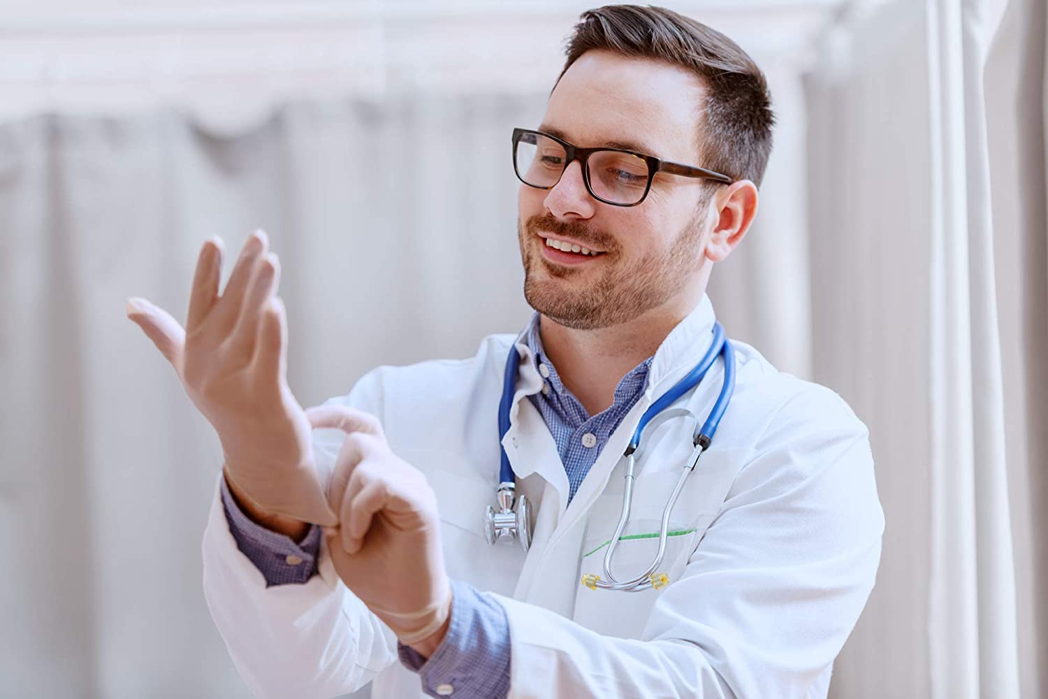 Care Plus Disposable Vinyl Gloves | Extra Large Size | Heavy Duty | Non Sterile | Powder Free | Latex Free Rubber | 100 Count | Food Safe